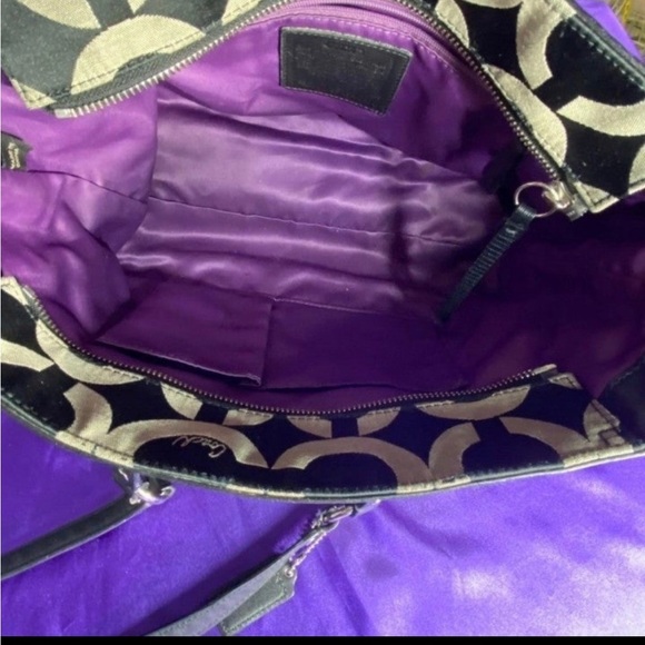 Coach Purse 🛒 - Picture 2 of 2